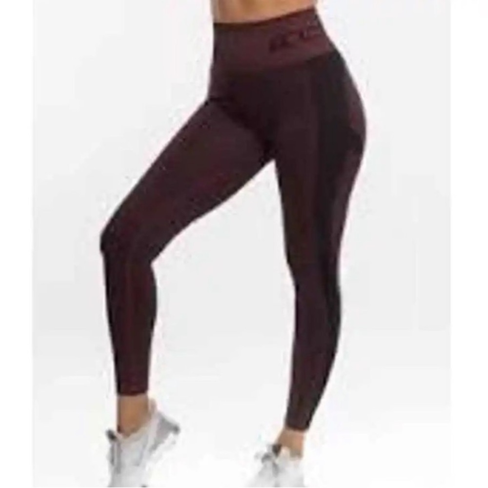 ECHT Arise Scrunch purple berry small s burgundy leggings high rise
